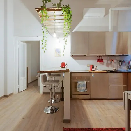 Apartamento Isola - Garibaldi - Ampio Bilocale Moderno *
